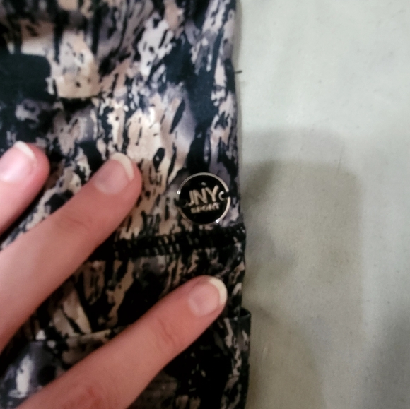 BOGO🌟 Cropped Leggings - Picture 4 of 8